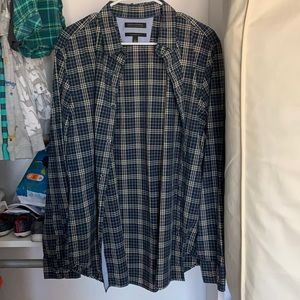 Men’s Tailored Slim Fit button down size Large